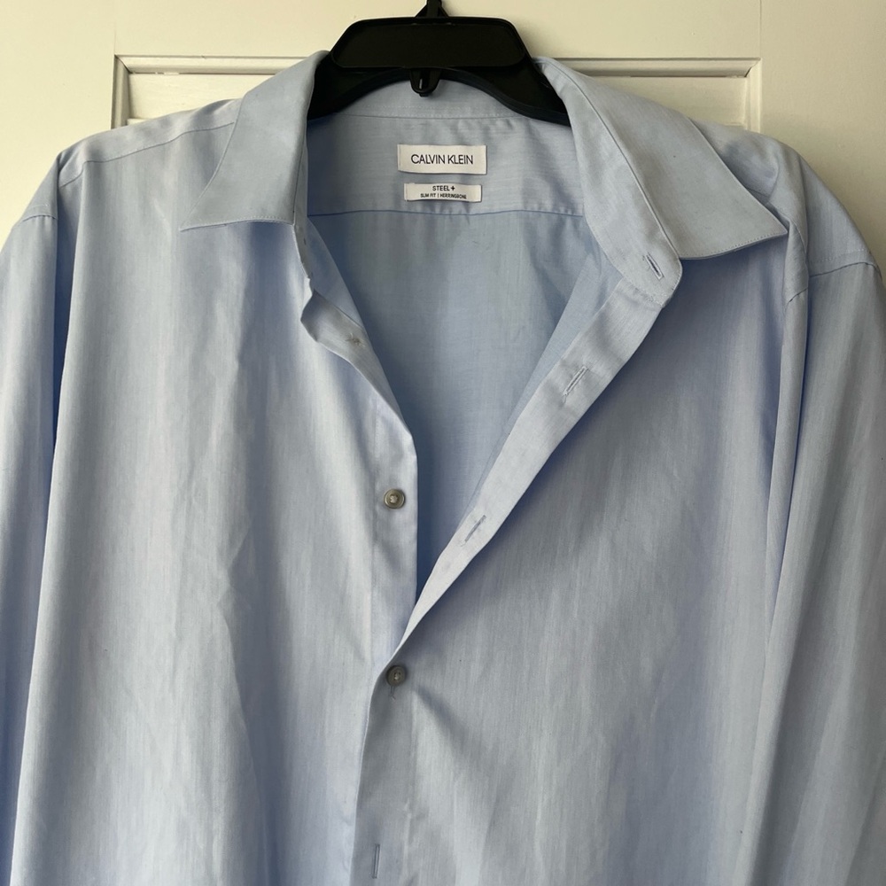 Calvin Klein Men's Pale Blue Long-Sleeve Dress Shirt